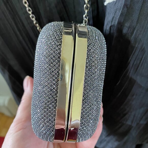 Jessica  McClintock Shoulder Strap/Clutch Purse - Picture 2 of 5